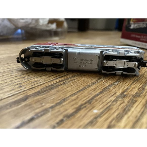 1997 Hallmark Keepsake Ornament 1950 Santa Fe F3 Diesel Locomotive Lionel Train - Picture 12 of 16